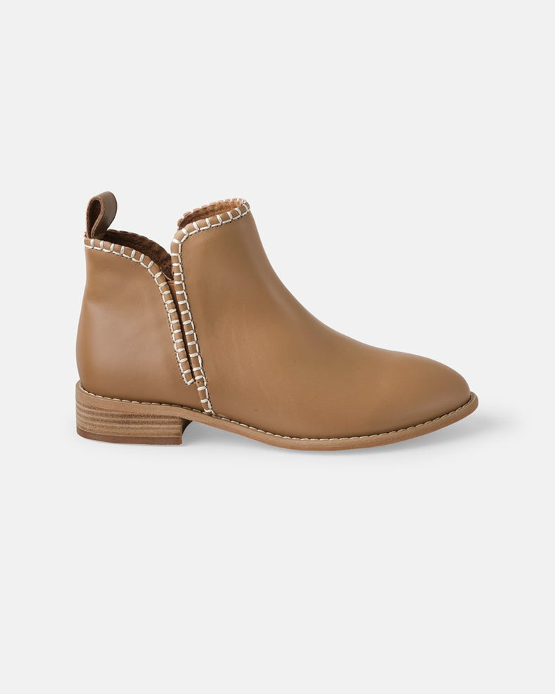 Douglas Stitch Leather Boots -Fawn